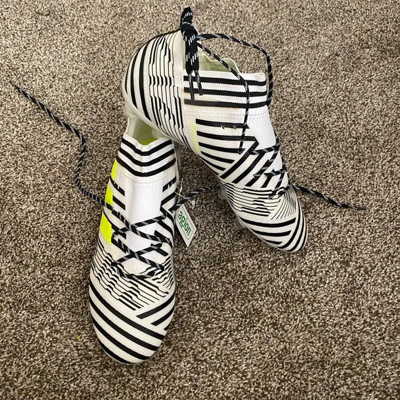 ADIDAS Nemesis  17.2 - Picture 1 of 2